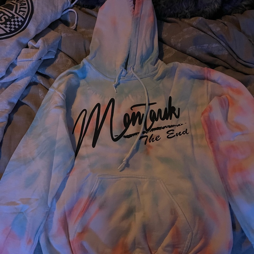 Montauk tie die sweatshirt small never wore it multicolor